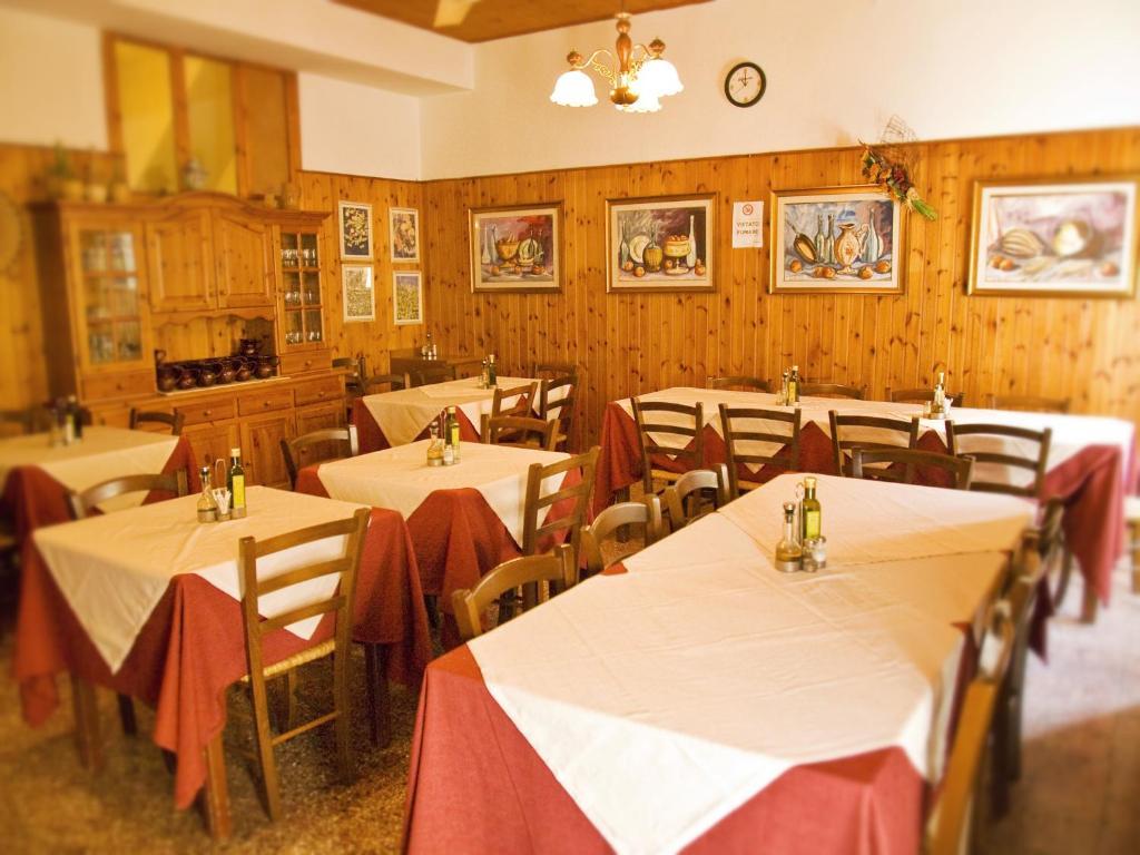 Hotel Da Paolino Trinità d'Agultu Eksteriør billede