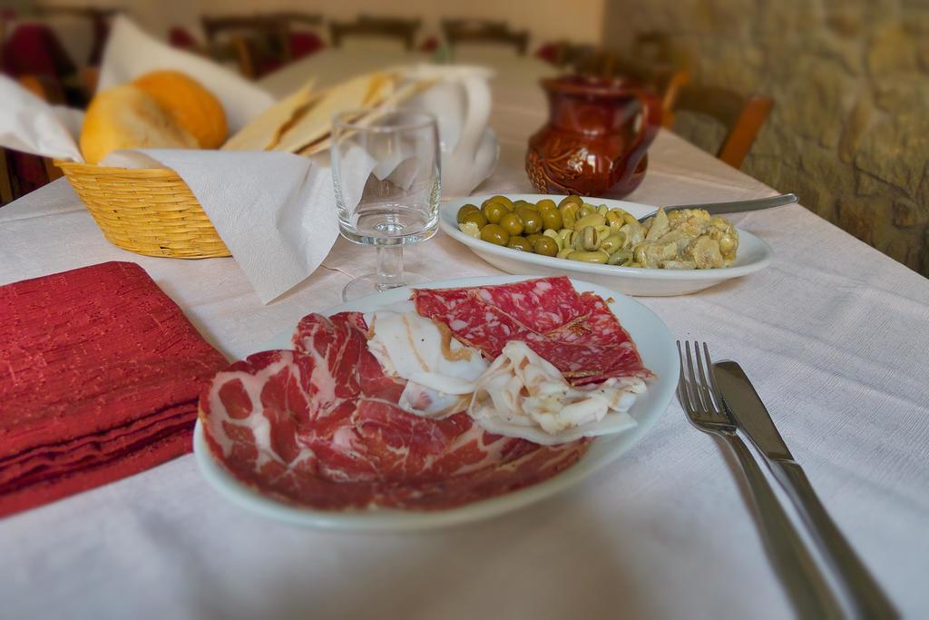 Hotel Da Paolino Trinità d'Agultu Eksteriør billede